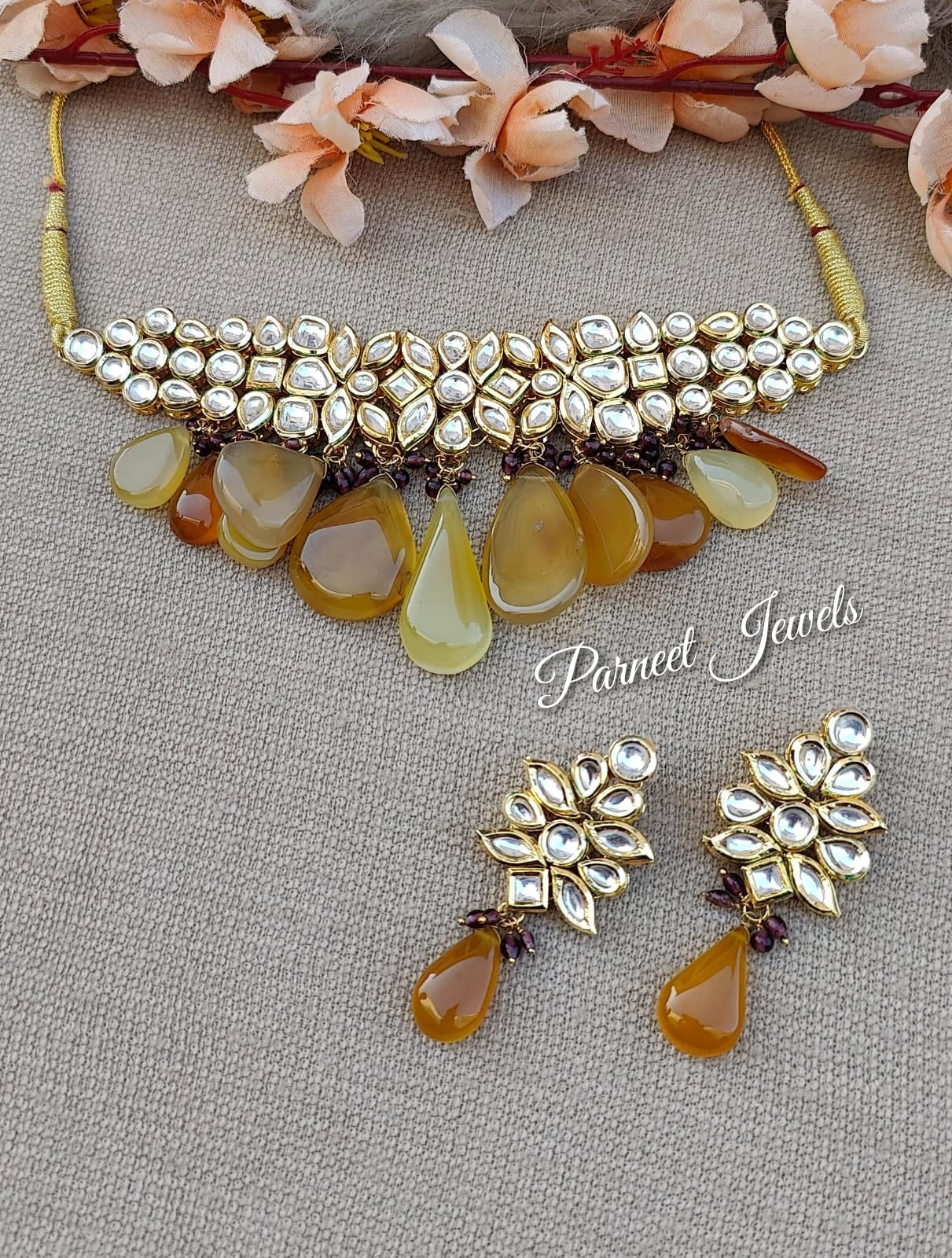 Varunisha Kundan Choker