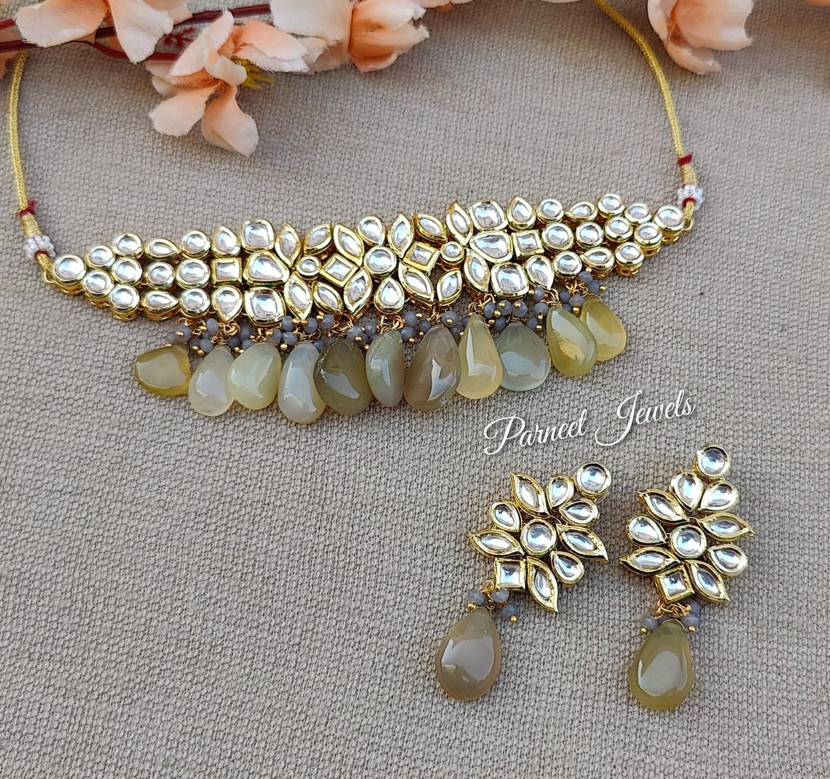 Varunisha Kundan Choker