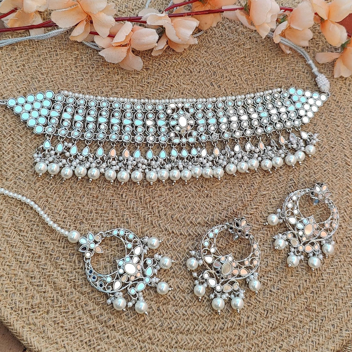 Pallavi Mirror Choker