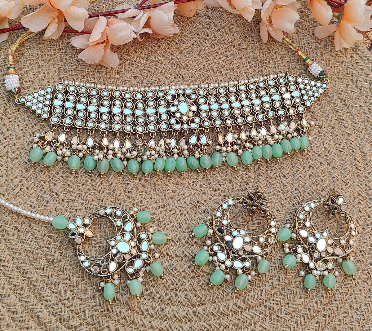 Pallavi Mirror Choker