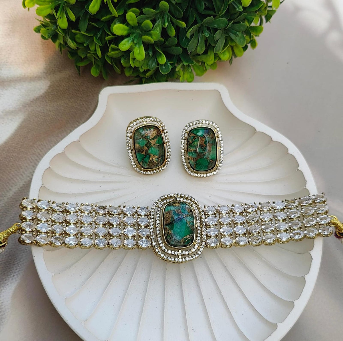 Somi Uncut Kundan Choker