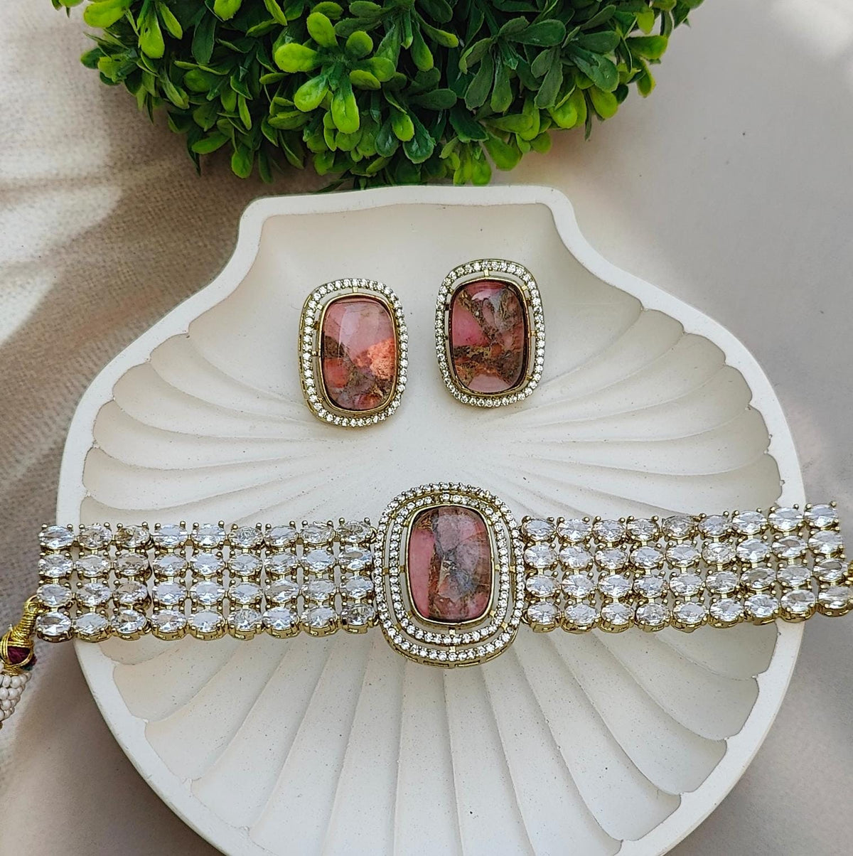 Somi Uncut Kundan Choker