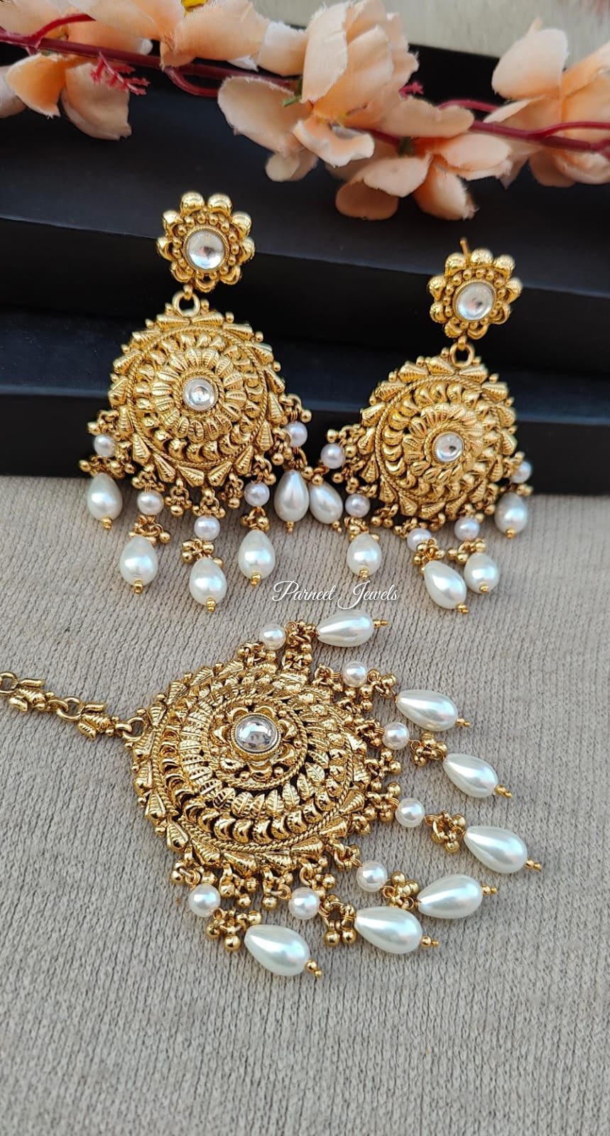Dashmeet Gold Earrings Tikka