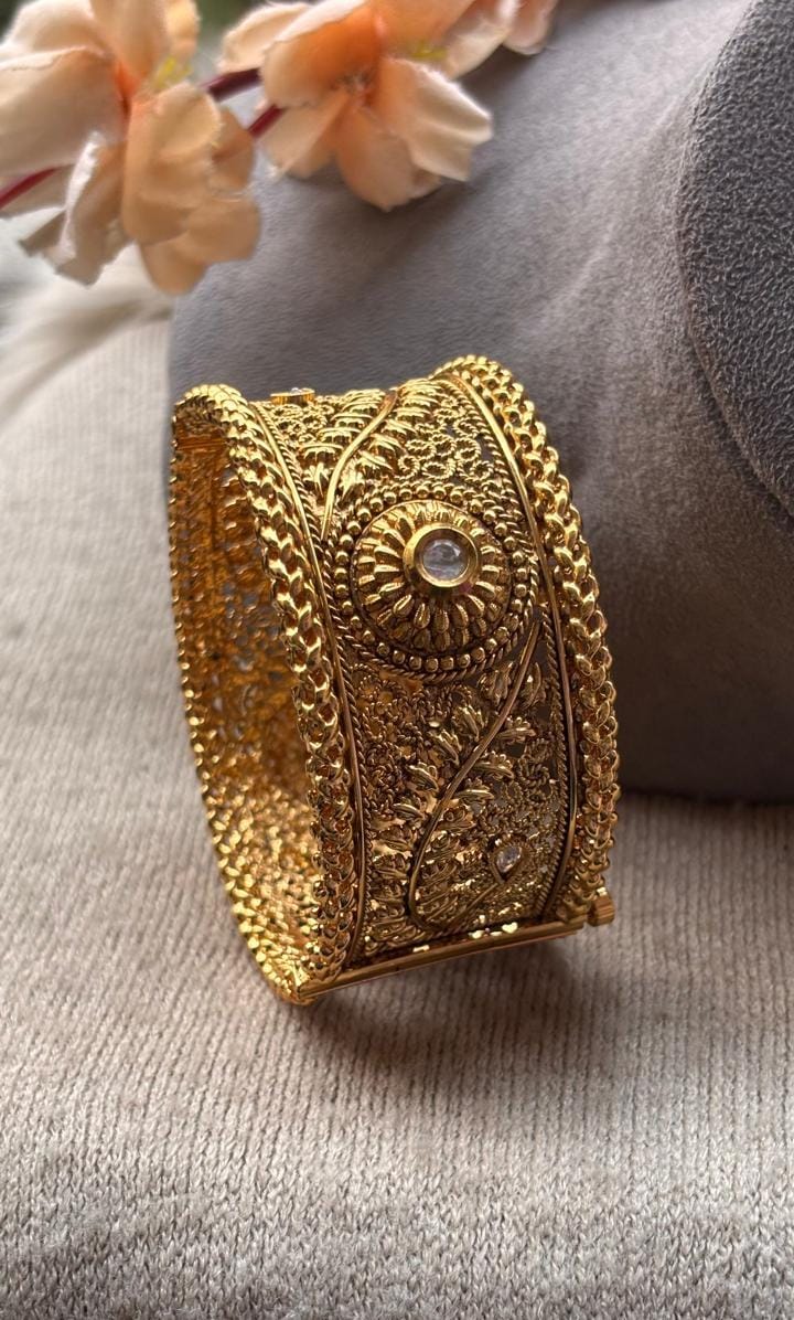 Unnati Gold Polki Bangles/Kadey