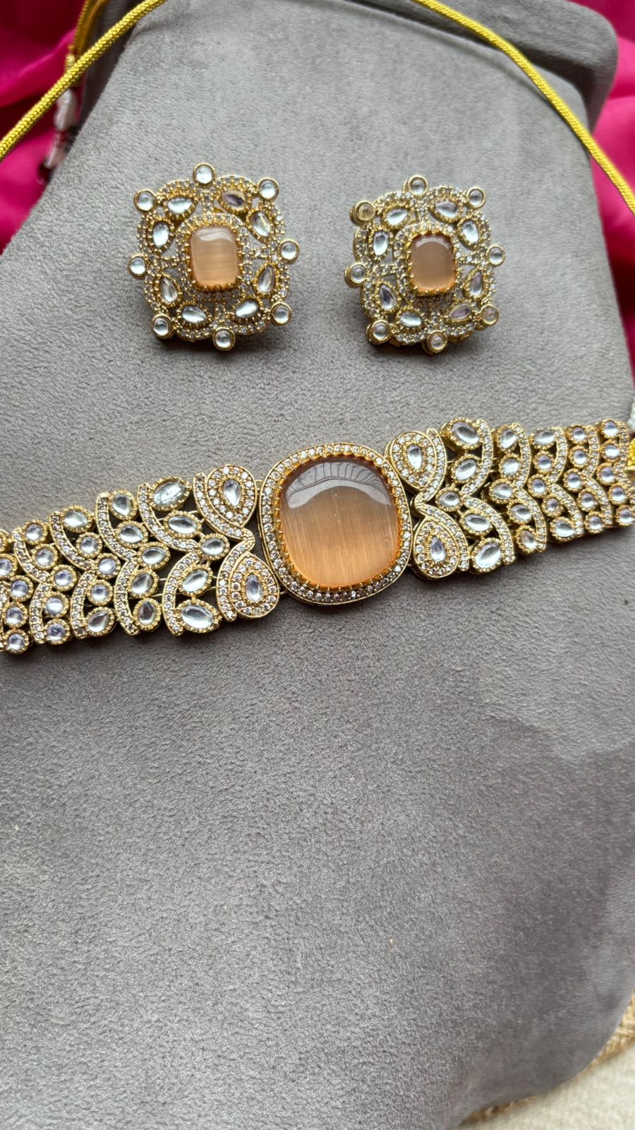 Niki Small Uncut Kundan Choker