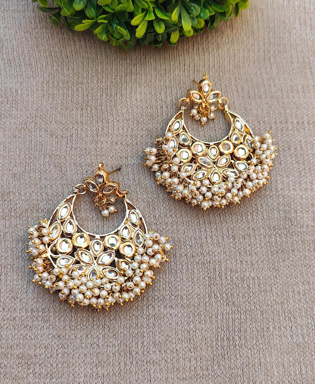 Nigaar Kundan Earrings