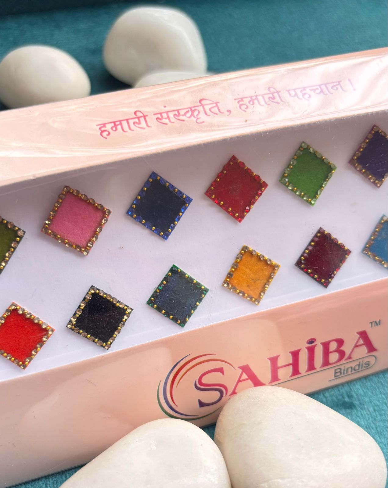 Rhombus Big Bindis Card