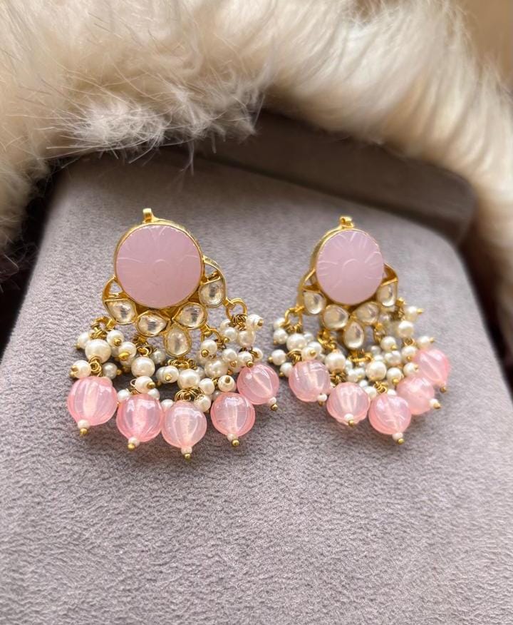 Yugti Pachi Kundan Choker