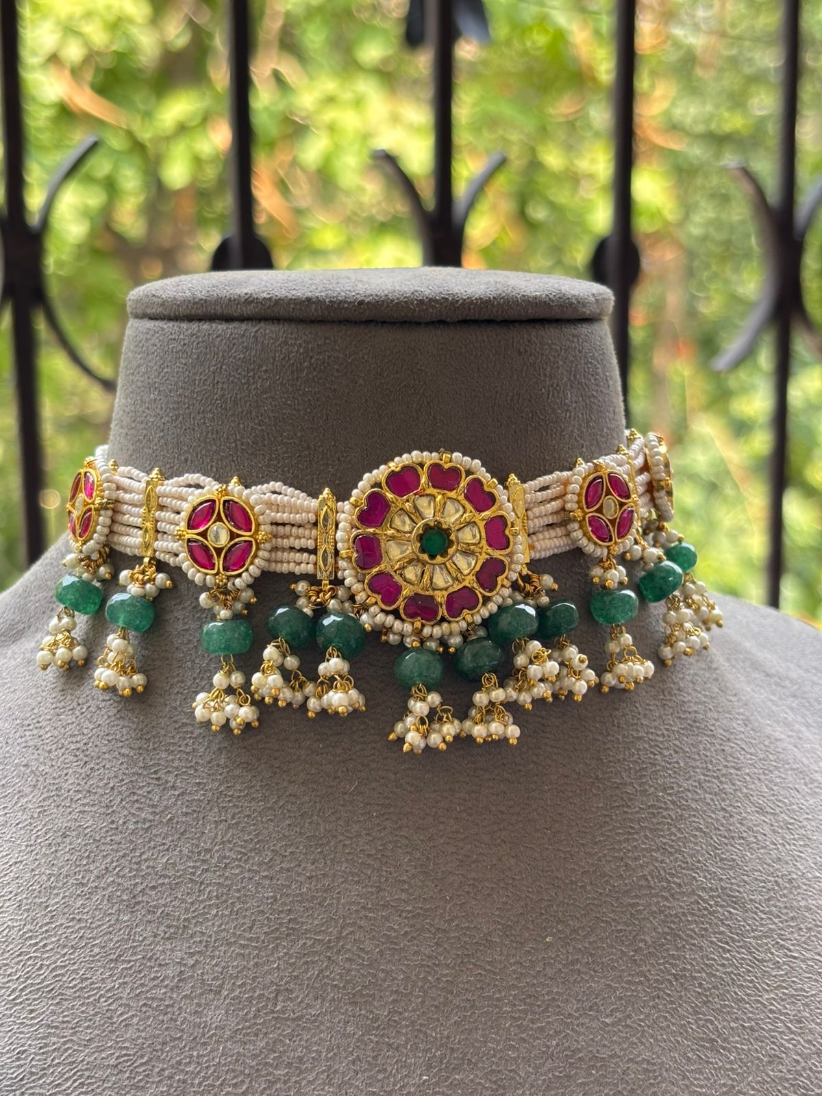 Meshwa Pachi Kundan Choker