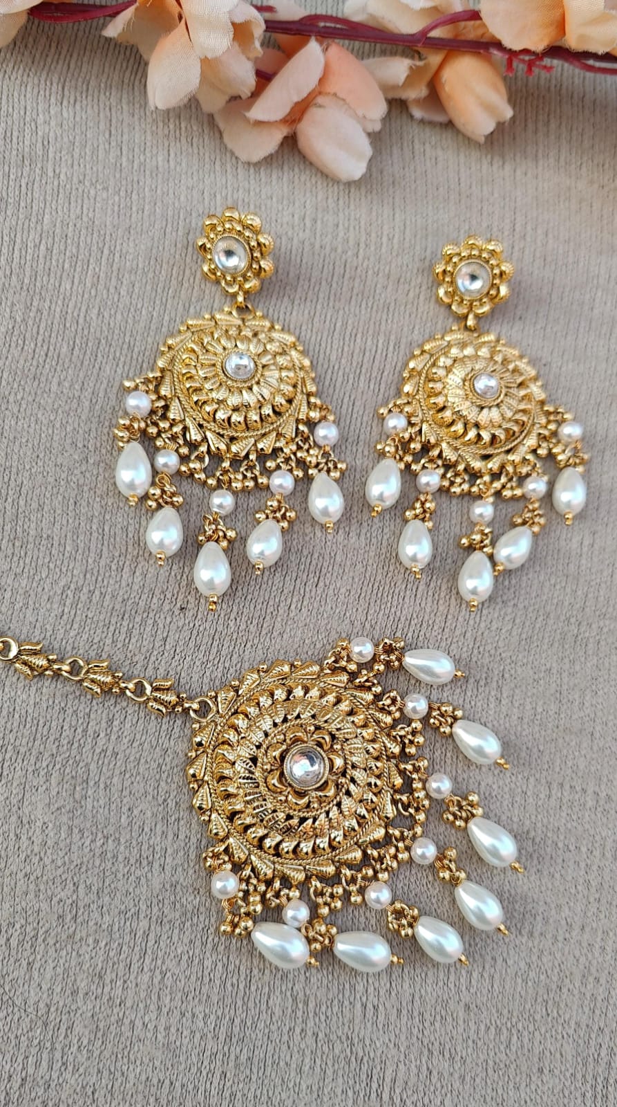 Dashmeet Gold Earrings Tikka