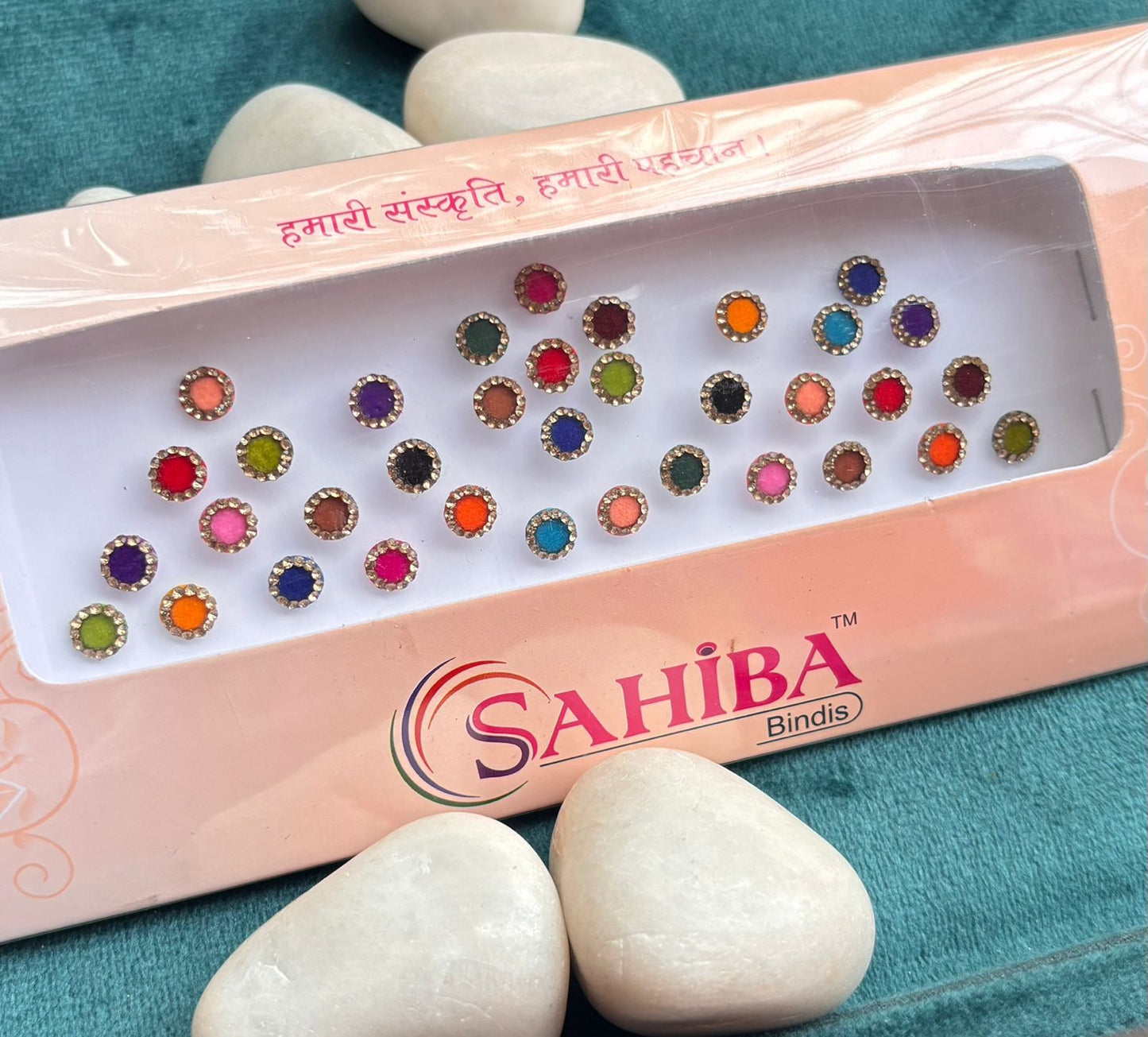 Round Velvet Bindi (Medium) Card