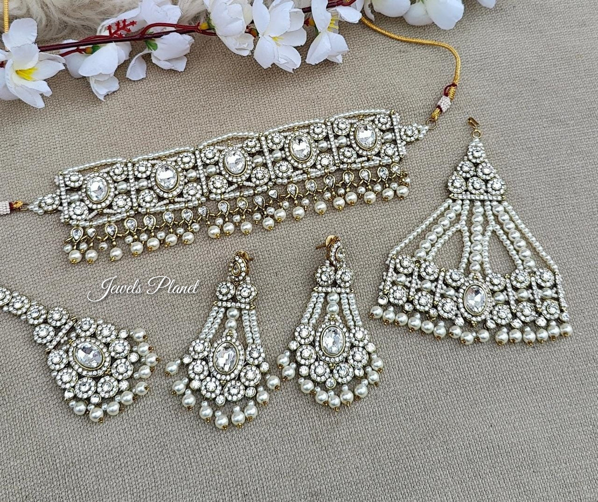 Mahira Jhumar Set (White)