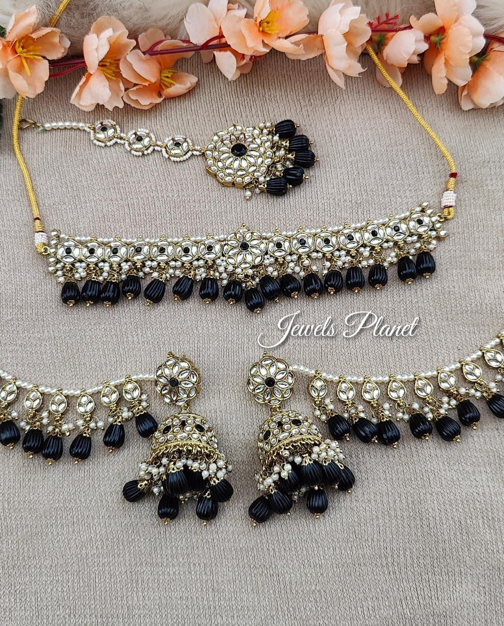 Dhruvi Kundan Choker