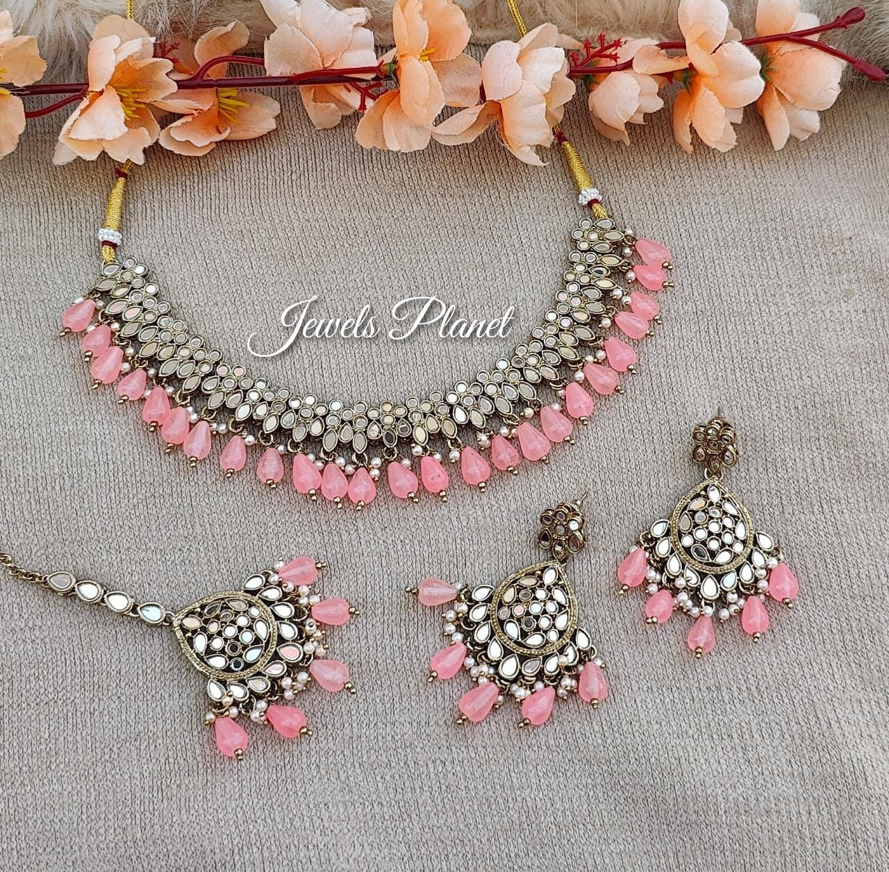 Harnoor Mirror Necklace