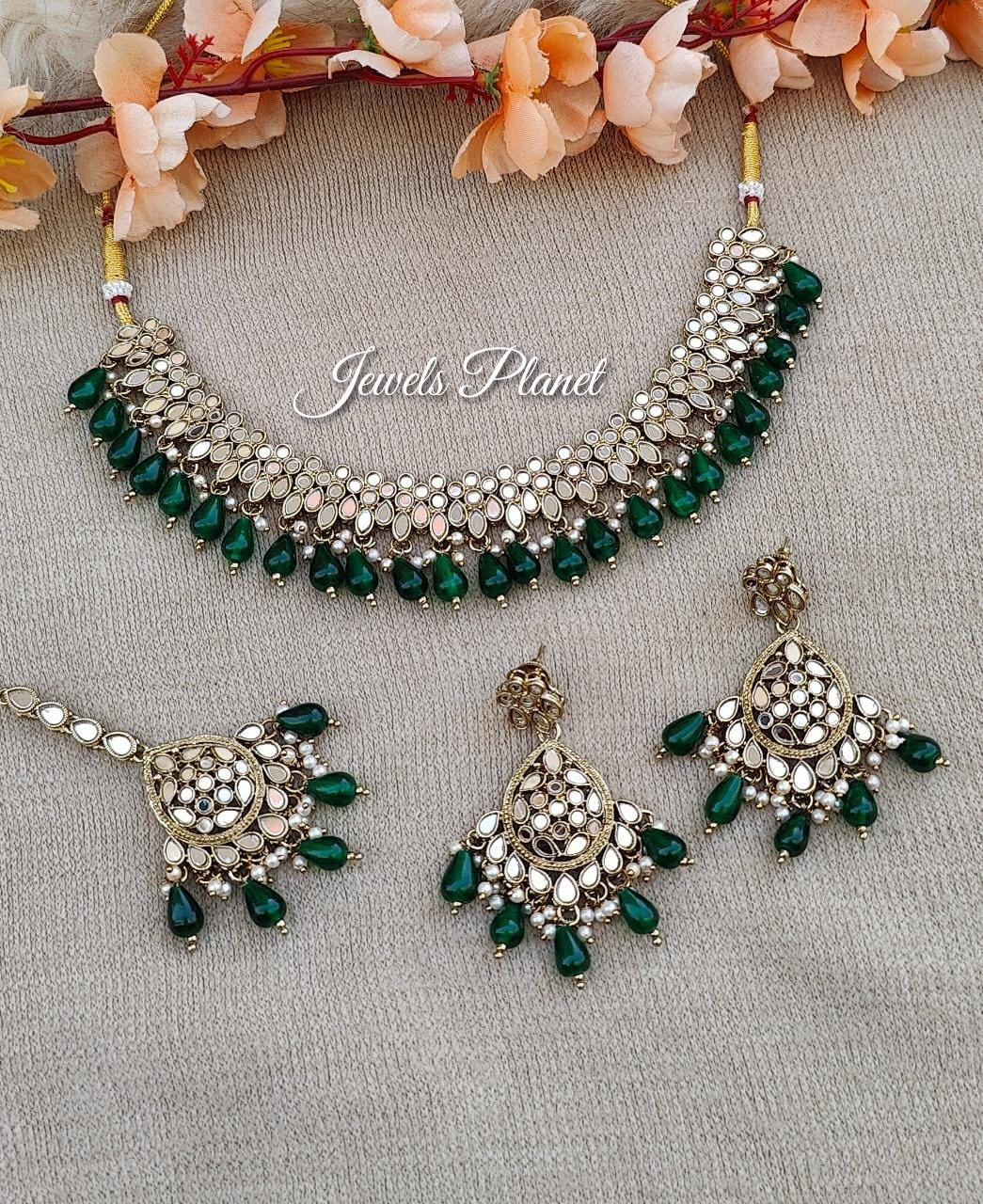 Harnoor Mirror Necklace