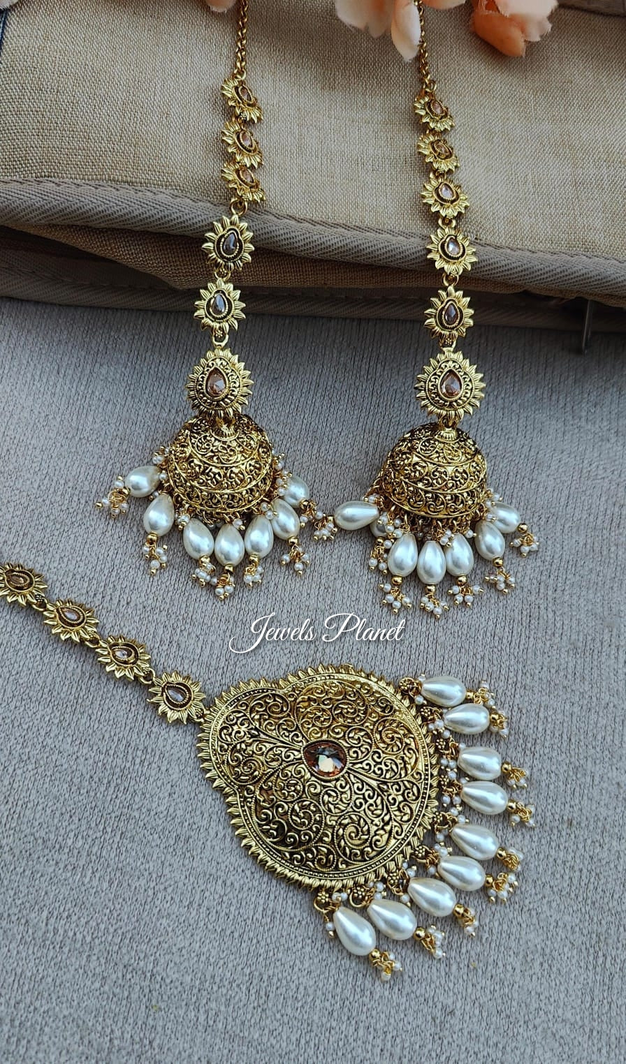 Taniya Gold Jhumkis Tikka