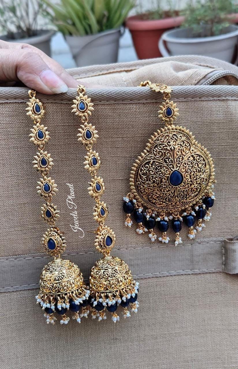 Taniya Gold Jhumkis Tikka