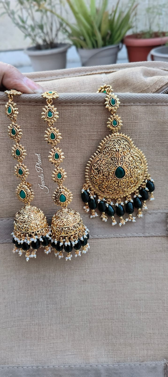 Taniya Gold Jhumkis Tikka