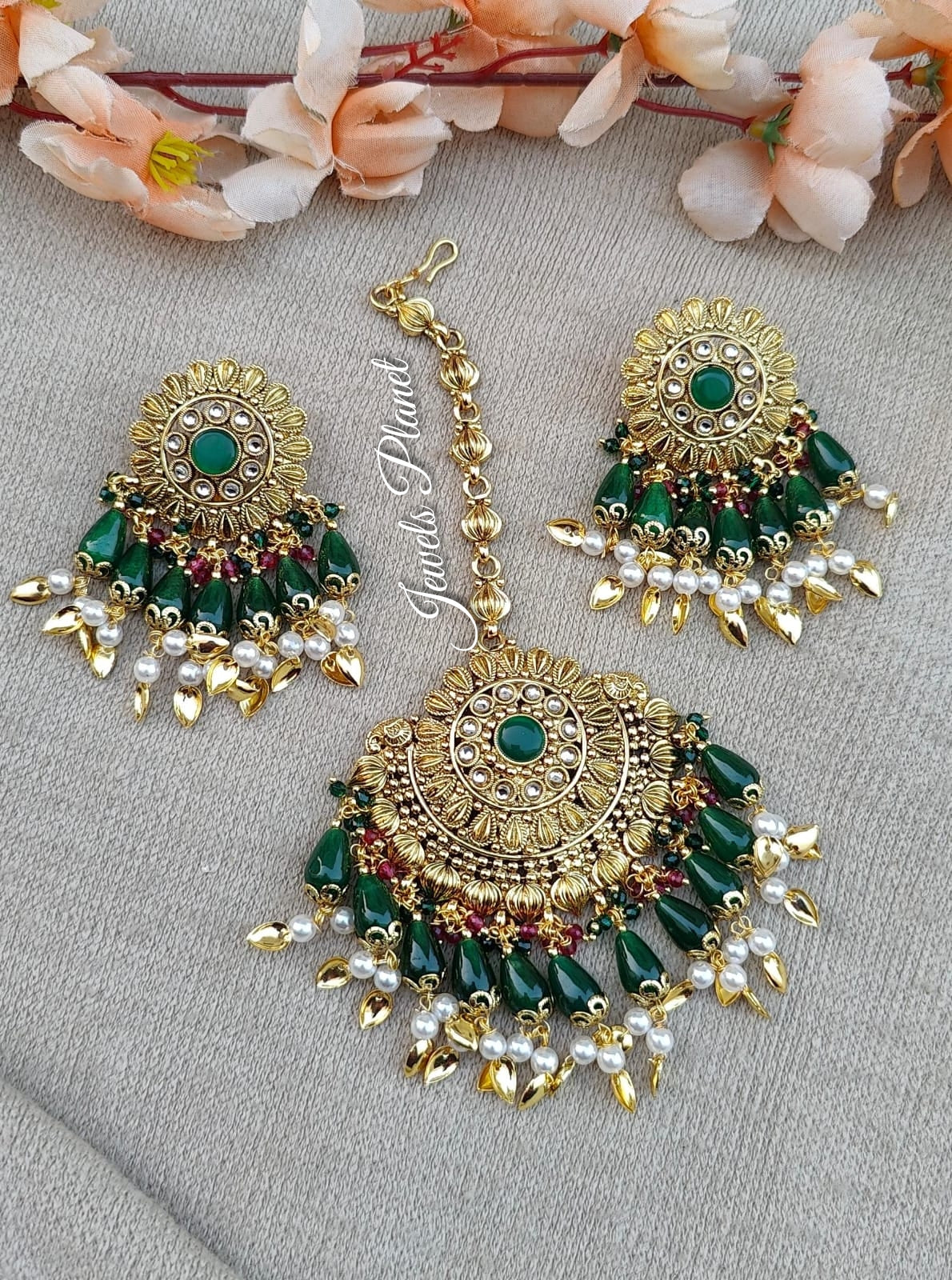 Amandeep Gold Earrings Tikka