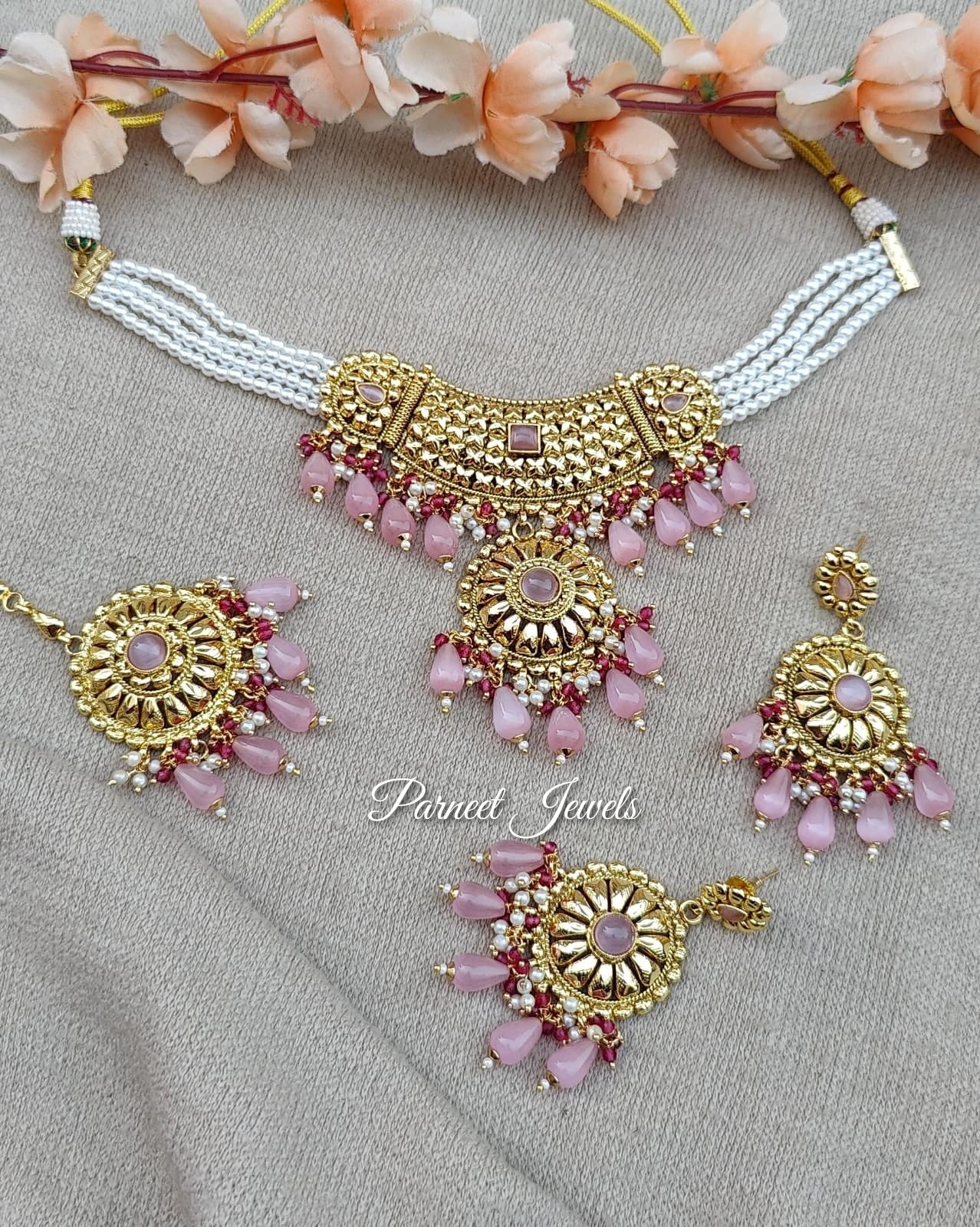 Arshpreet Gold Choker