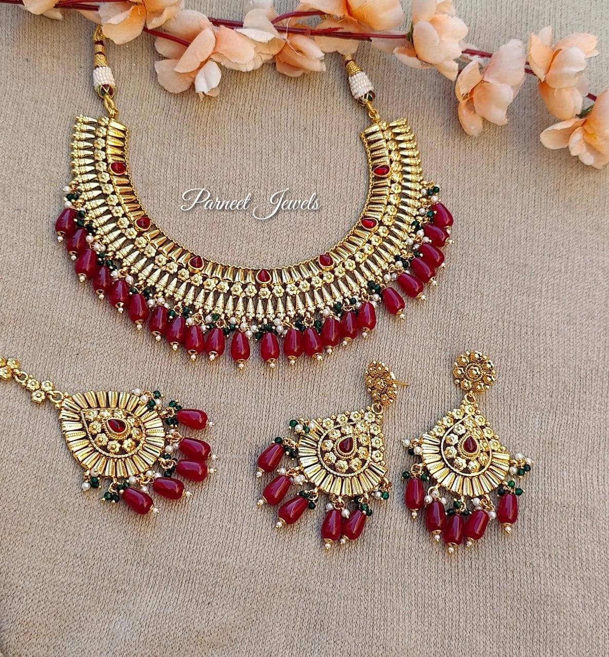 Harneet Gold Necklace Set