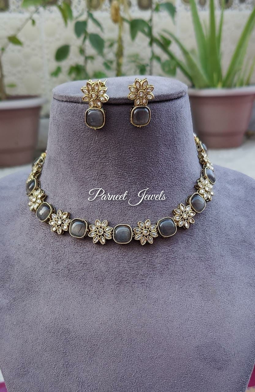 Nivika Polki Choker