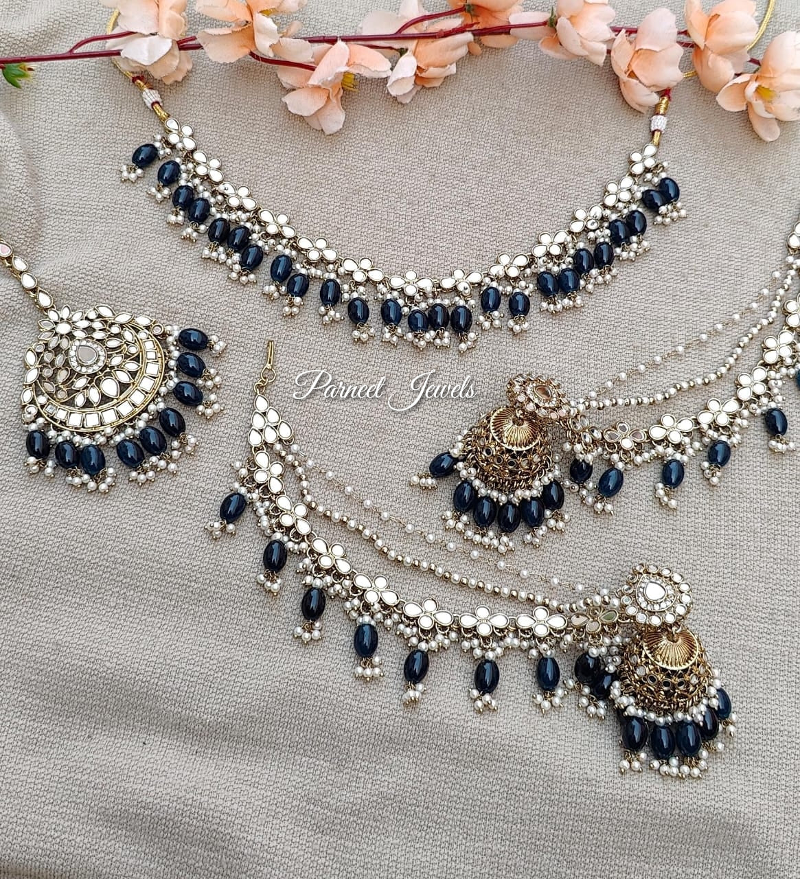 Zoya Mirror Necklace Set