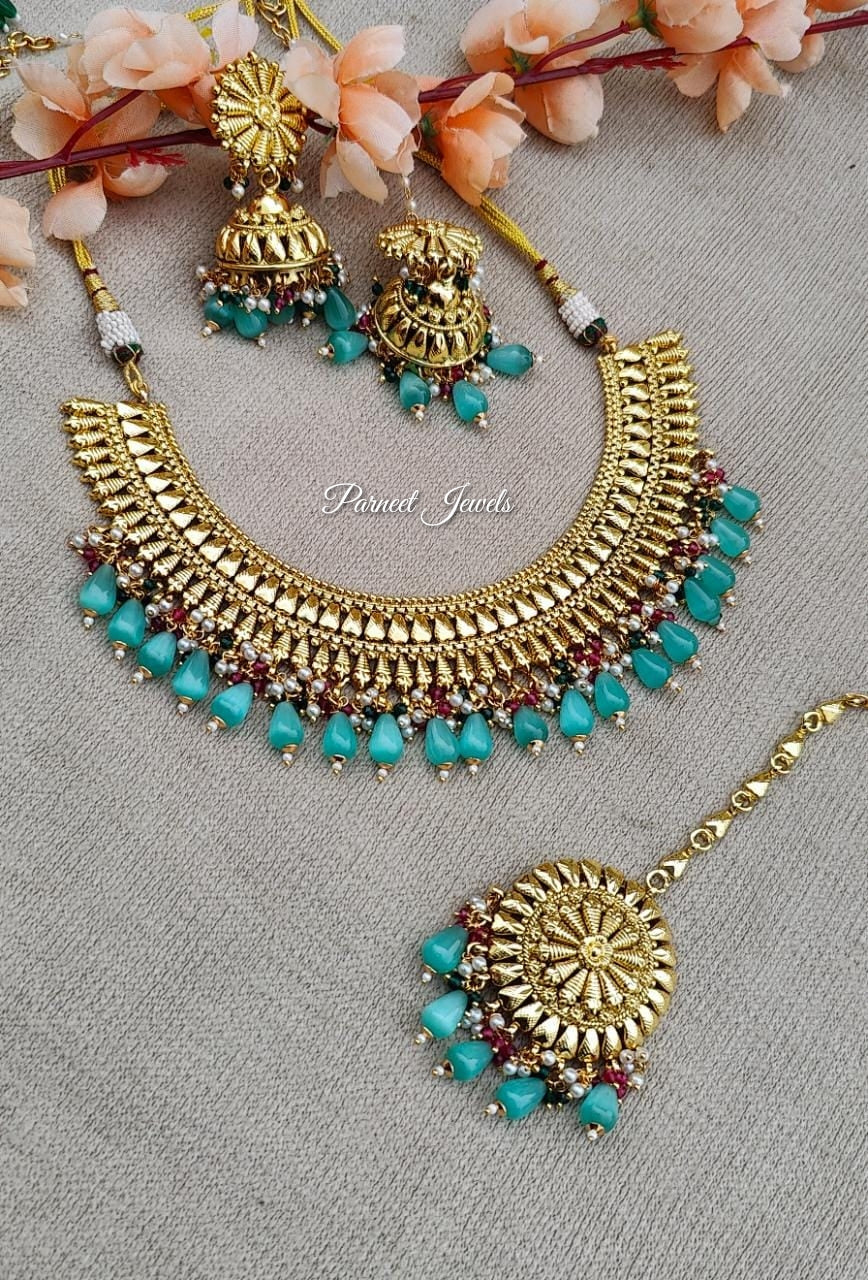 Ishpreet Gold Necklace Set