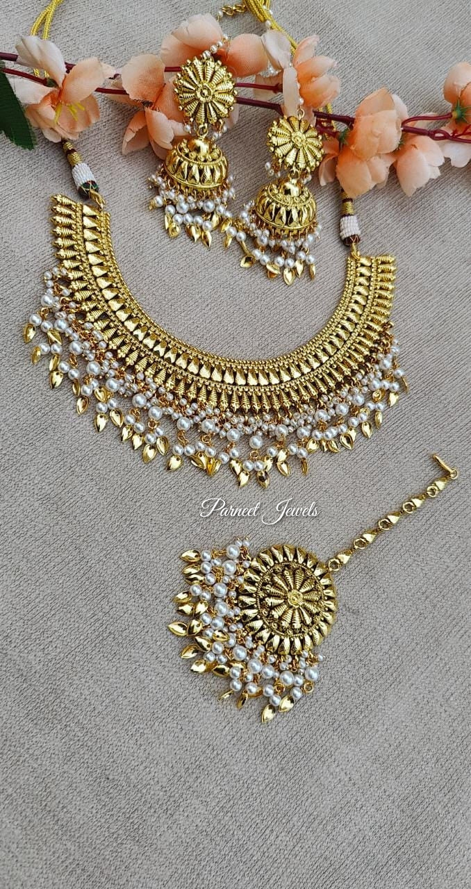 Ishpreet Gold Necklace Set