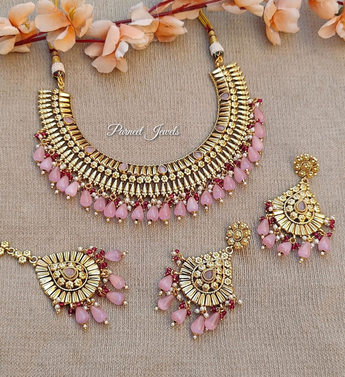 Trupti Gold Necklace Set