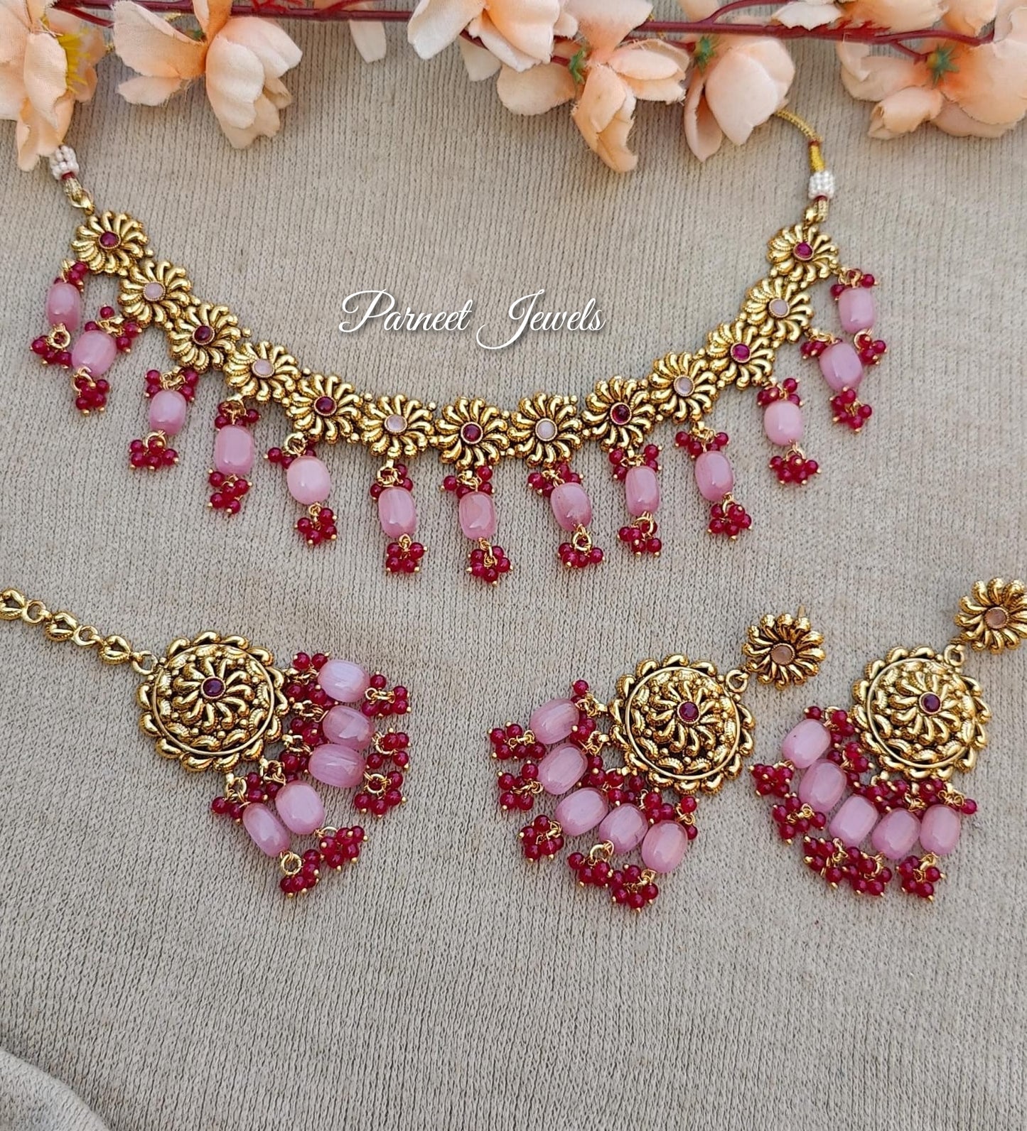 Ravneet Floral Gold Necklace Set