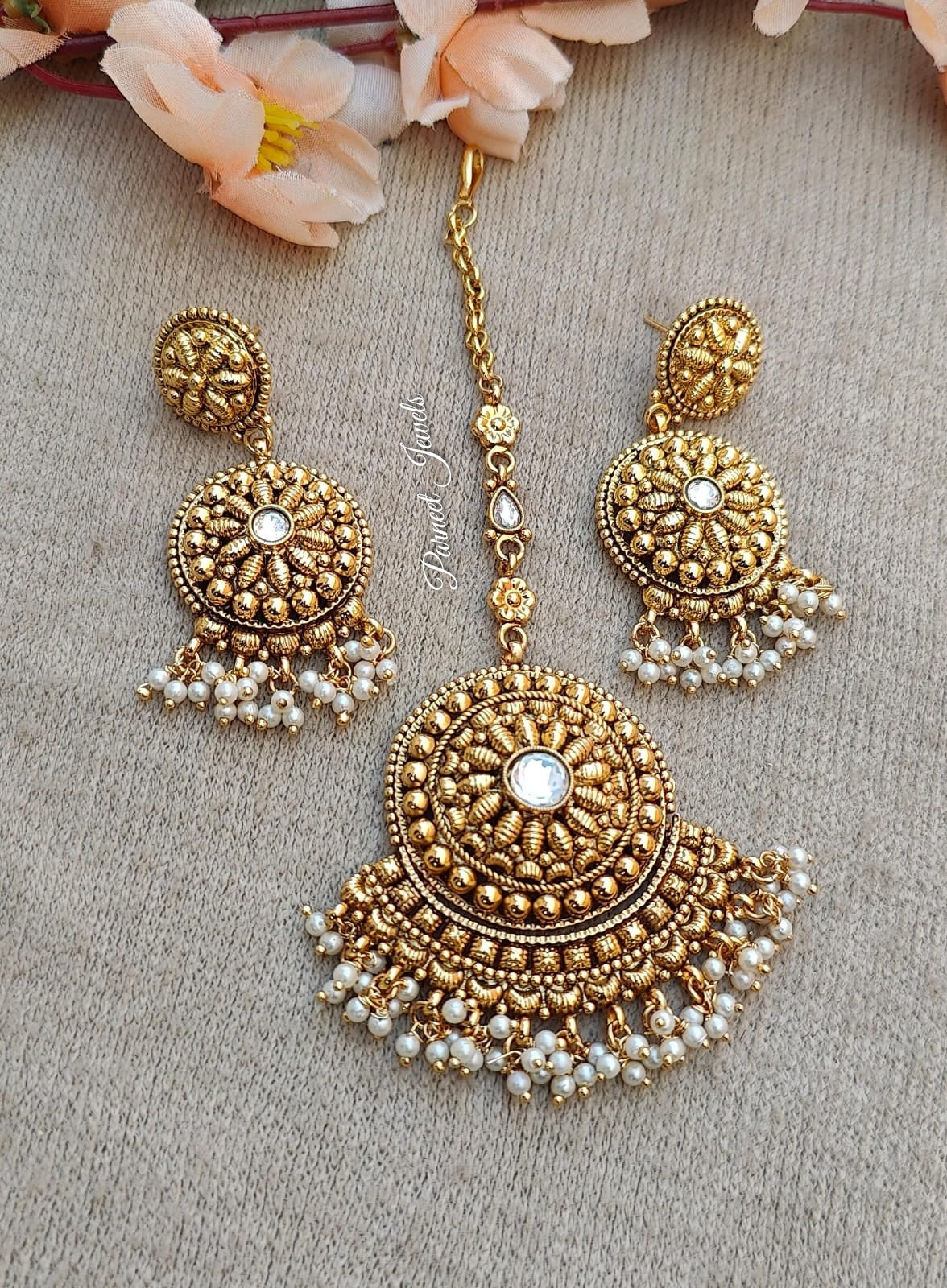 Anisa Gold Earrings Tikka