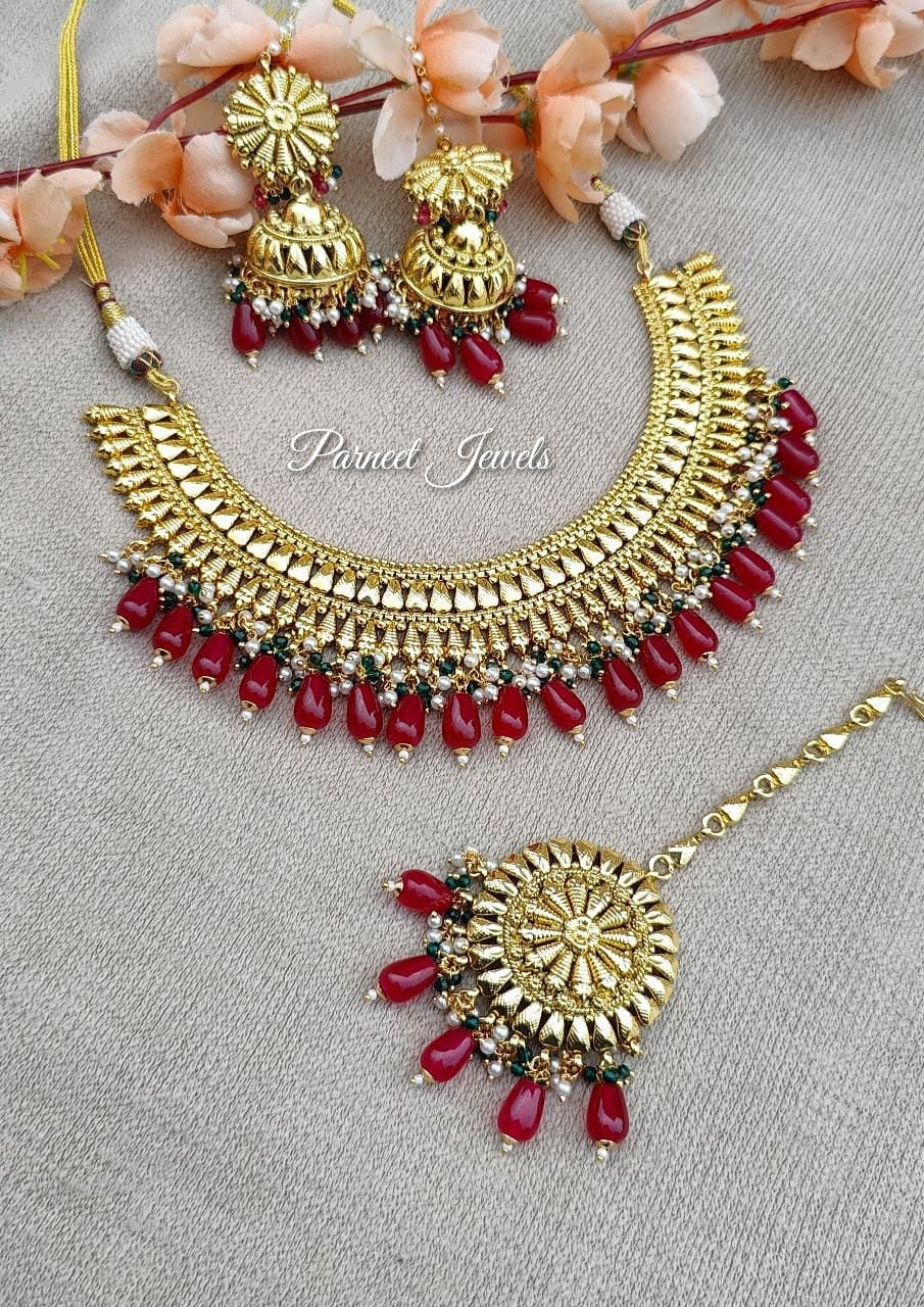 Ishpreet Gold Necklace Set