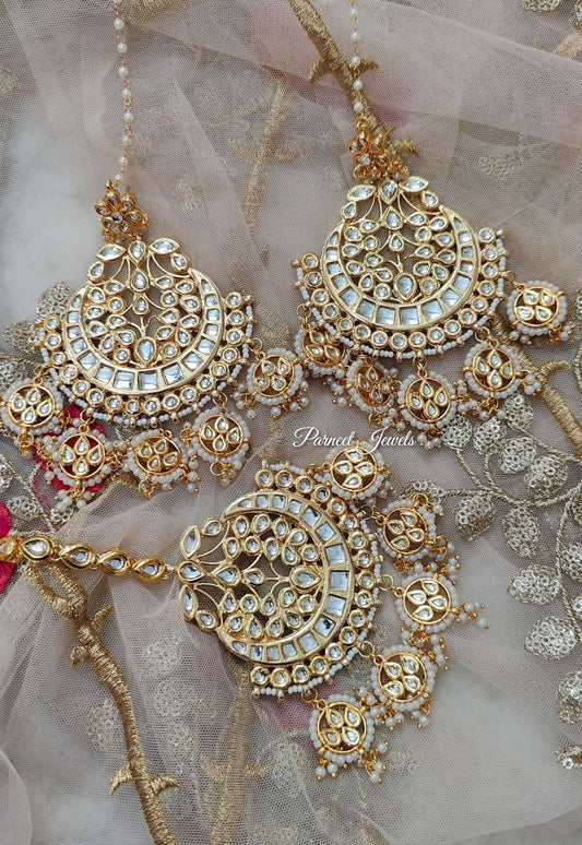 Sharvi Oversized Kundan Earrings Tikka