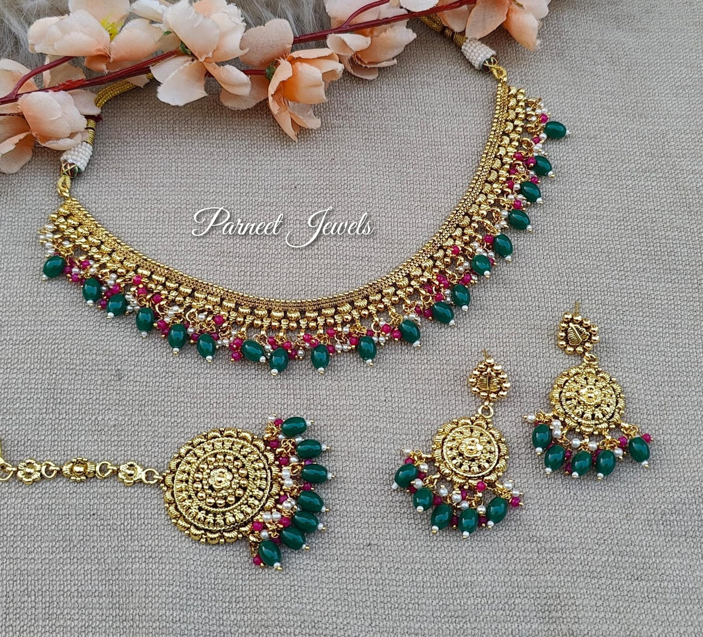 Pavneet Gold Necklace Set