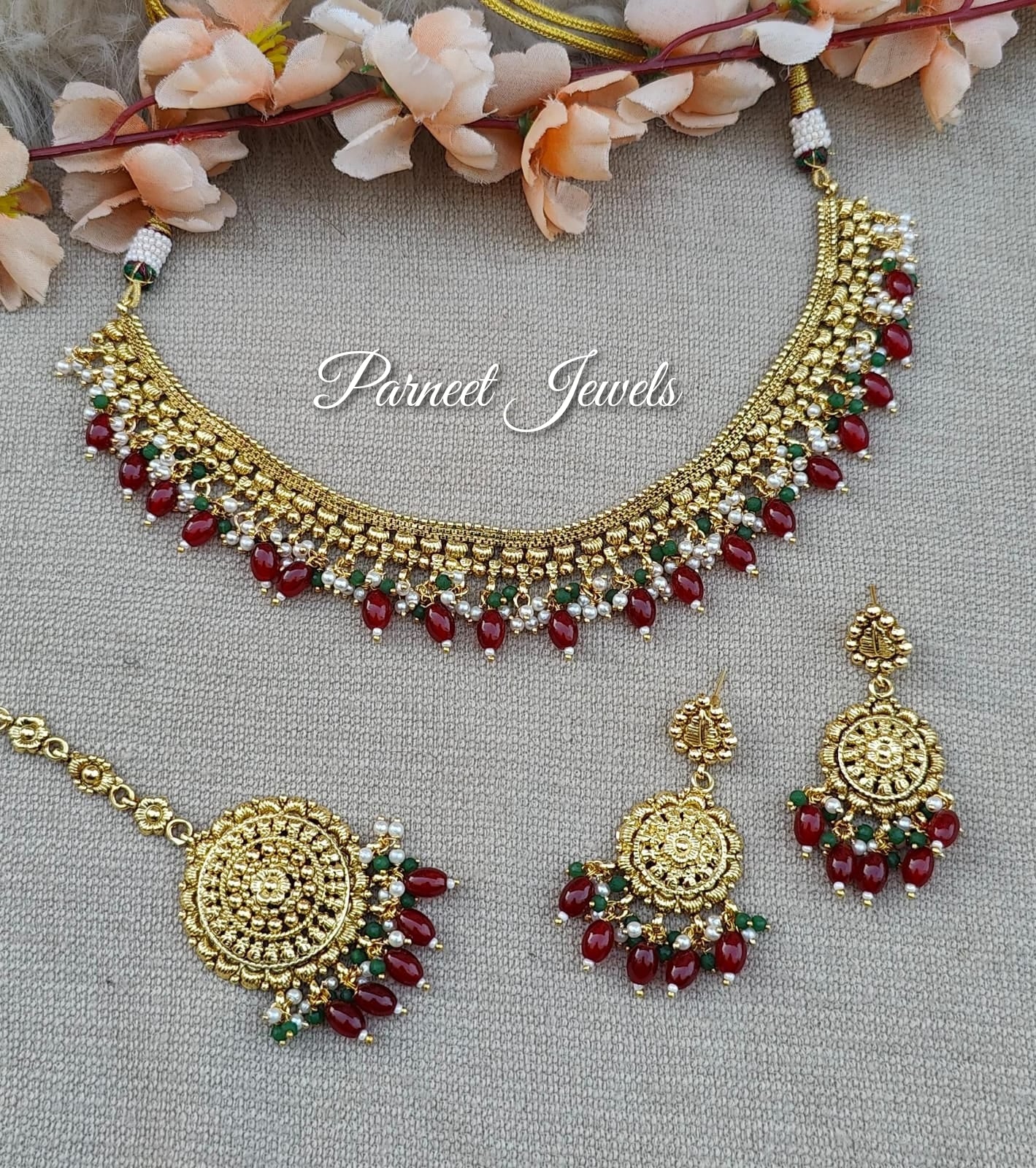 Pavneet Gold Necklace Set