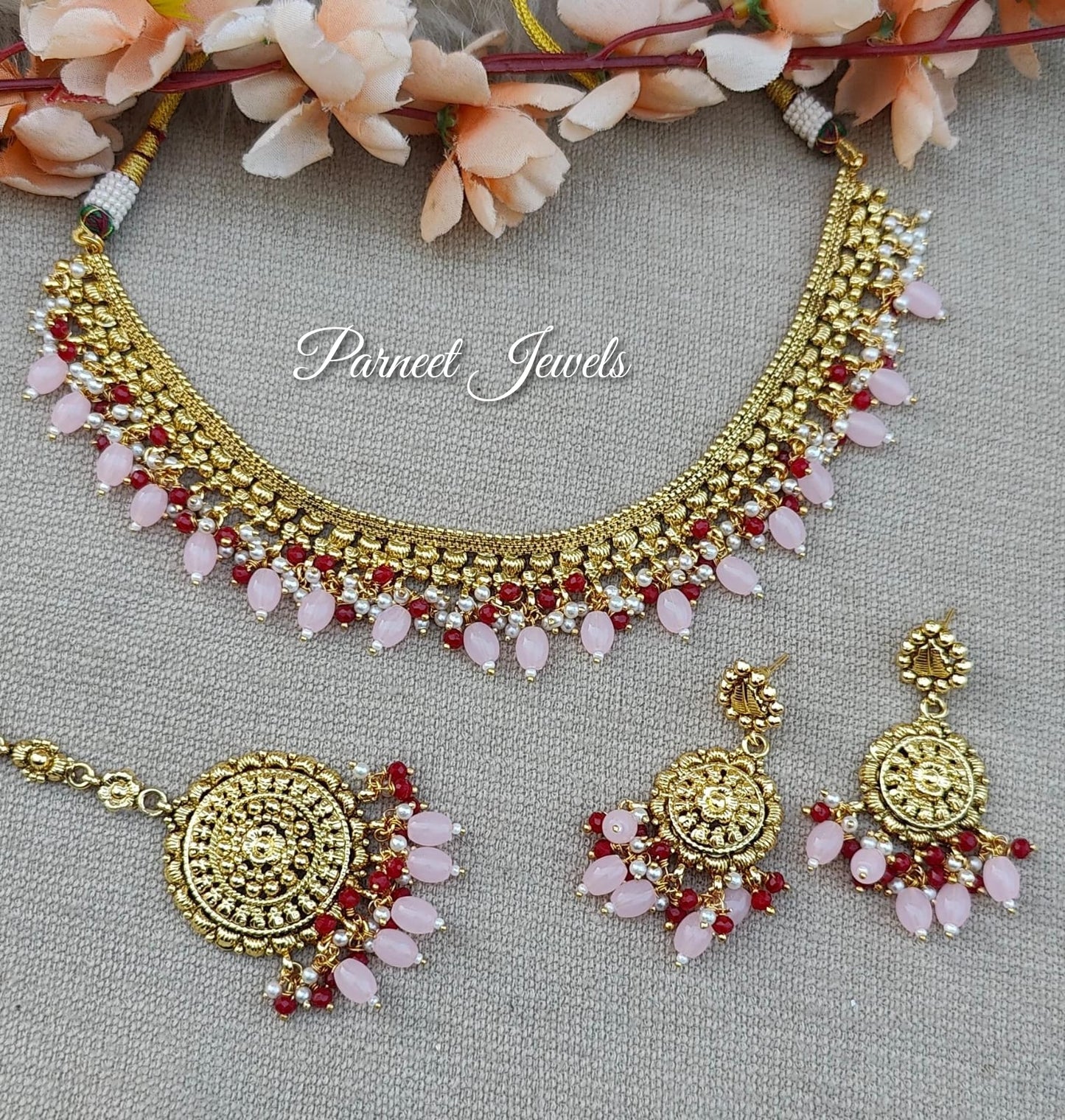 Pavneet Gold Necklace Set