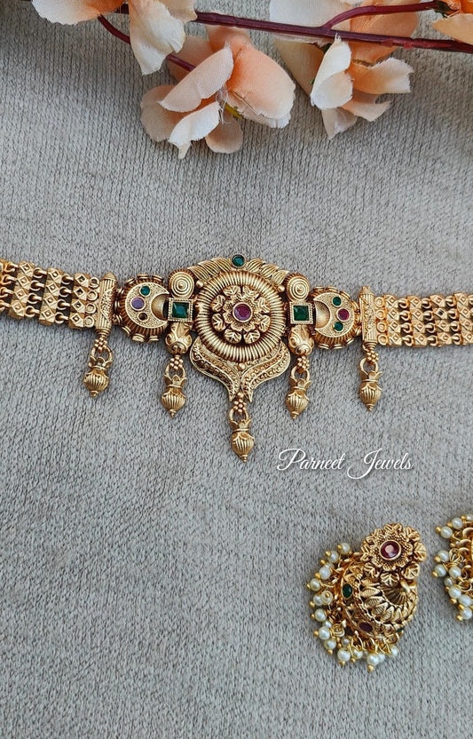 Urvashi Gold Choker