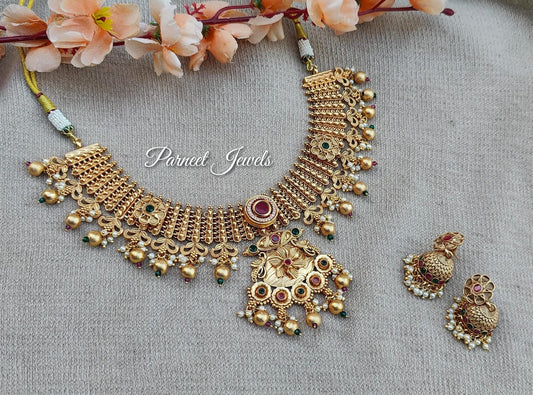 Priyasha Gold Necklace Set