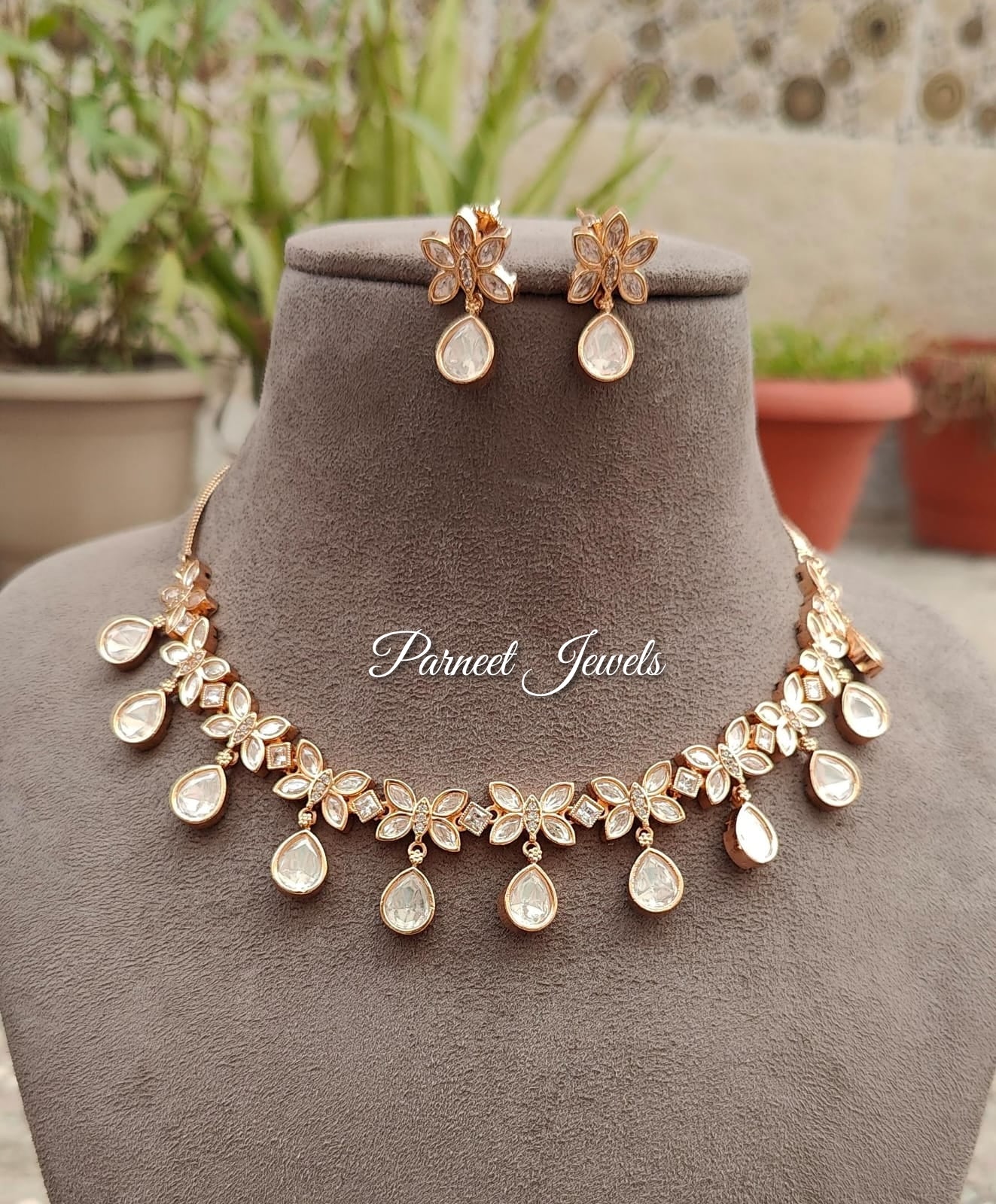 Manreet Uncut Kundan Set