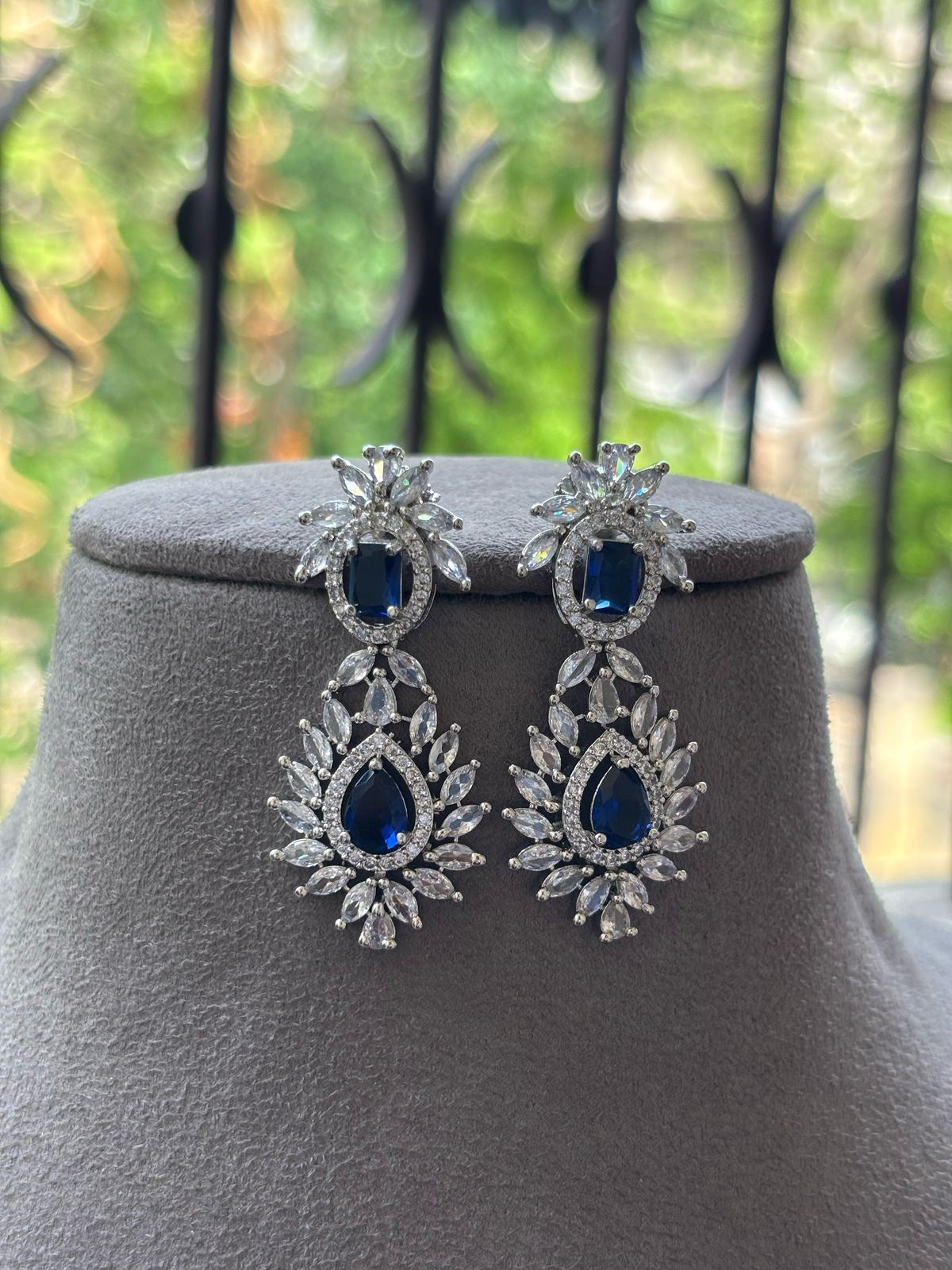 Sukirti AD Necklace Set