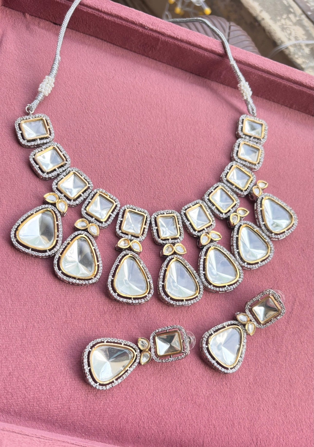 Vrushti Uncut Kundan Set
