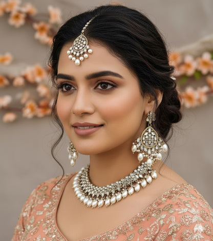 Harnoor Mirror Necklace