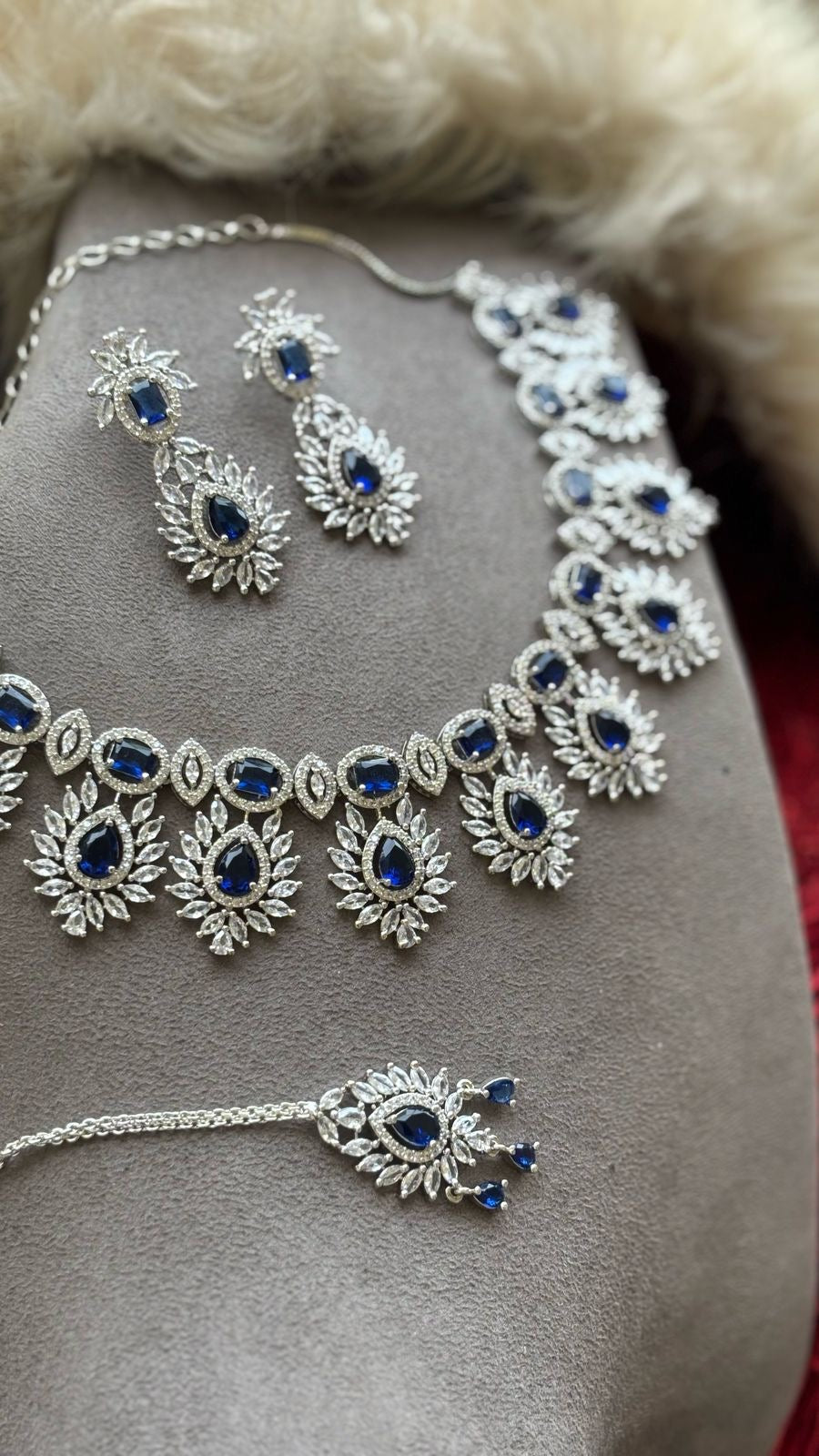 Sukirti AD Necklace Set