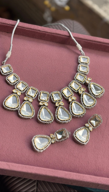 Vrushti Uncut Kundan Set