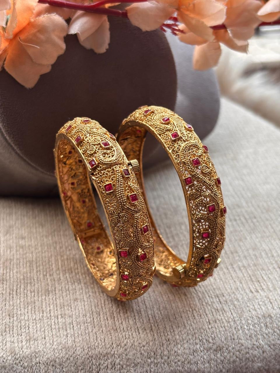 Kashvi Gold Bangles/Kadey (Ruby)