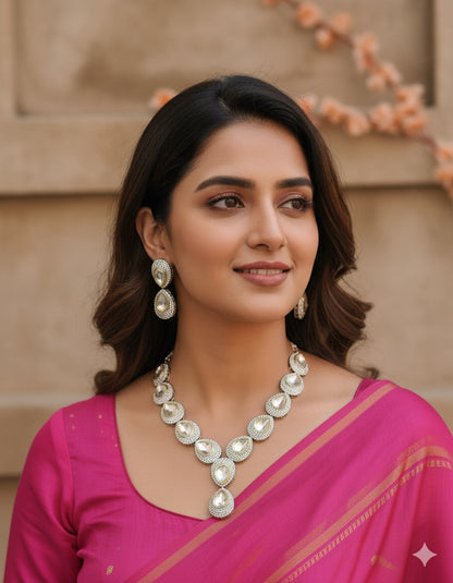 Kavyanshi Uncut Kundan Set