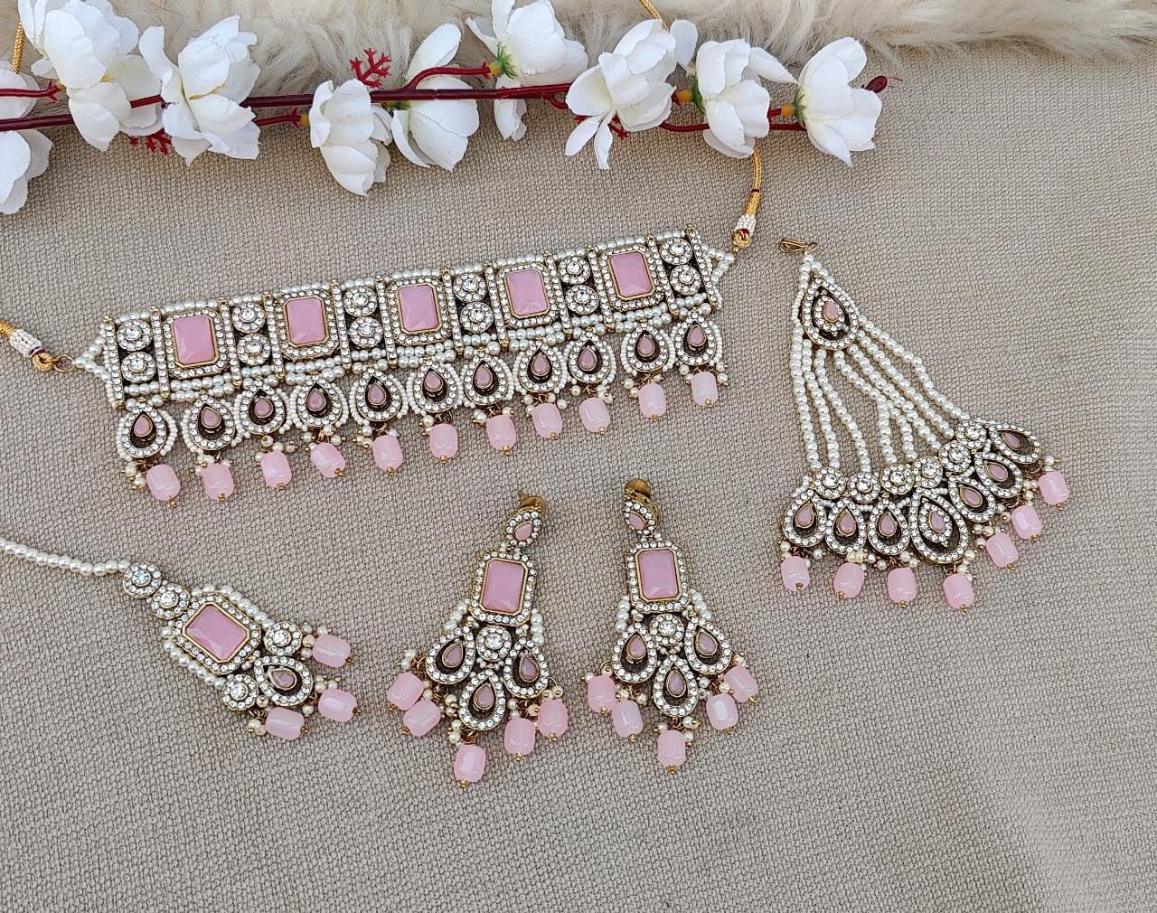 Kashifa Jhumar Choker Set