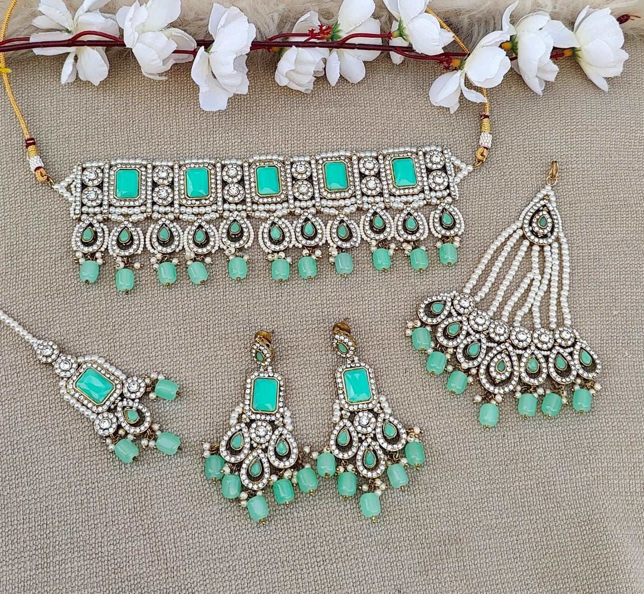 Kashifa Jhumar Choker Set