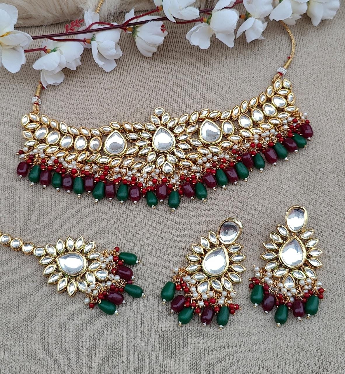 Niyati Kundan Choker